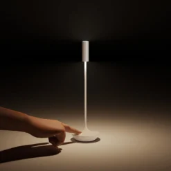LED-Akkutischleuchte Nucandle, weiß, IP54, dimmbar