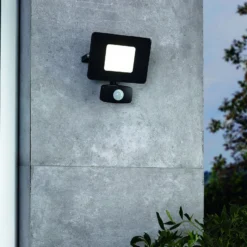 LED-Außenstrahler Faedo 3 mit Sensor, schwarz, 20W