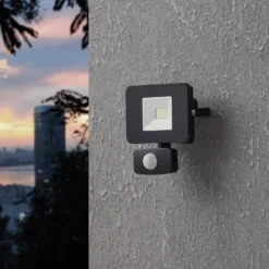 LED-Außenstrahler Faedo 3 mit Sensor, schwarz, 10W