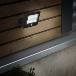 LED-Außenstrahler Kollig mit Sensor, IP54, schwarz