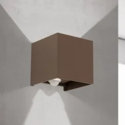 LED-Außenwandleuchte Cube-S, corten, Metall, Sensor