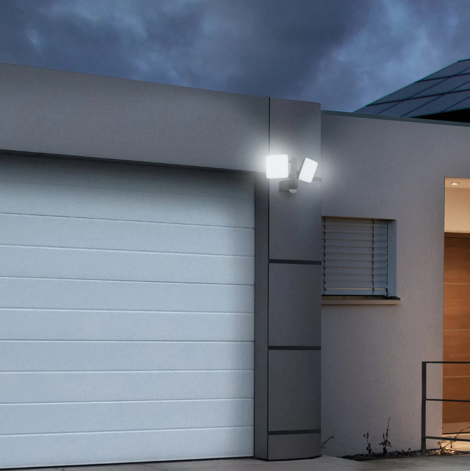 LED-Außenwandleuchte Jaro, Sensor, zweiflammig