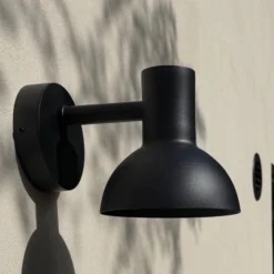 LED-Außenwandleuchte Nubi, schwarz, IP44, dimmbar, Stahl
