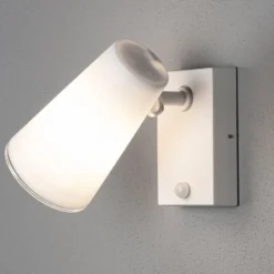 LED-Außenwandstrahler Fano mit Bewegungsmelder