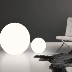 LED-Bodenleuchte Oh!, Ø 55 cm, E27, Polycarbonat, weiß