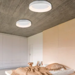LED-Deckenleuchte Girona mit Fernbedienung, weiß
