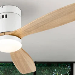 LED-Deckenventilator Siroco, weiß/holz hell Ø 132 cm, leise