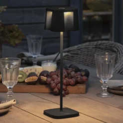LED-Dekoleuchte Nice USB-Ladeanschluss, schwarz