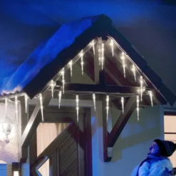 LED Eiszapfen Lichtvorhang mit 32 Zapfen 7,75m