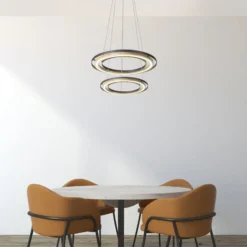 LED-Hängeleuchte Rilas, schwarz/holz, Ø 57 cm, dimmbar