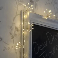 LED-Lichterkette Dew Drop Flower, silber, 140 cm, Batterie