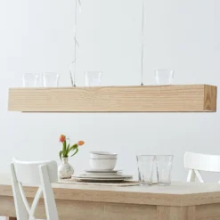 LED-Pendelleuchte Ash mit Schirm aus hellem Holz