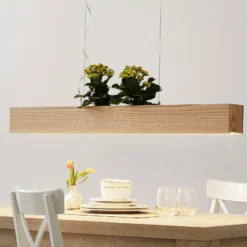 LED-Pendelleuchte Ash mit Schirm aus hellem Holz