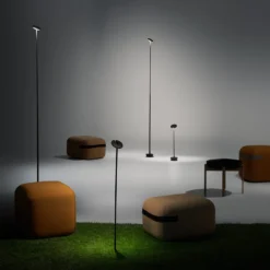 LEDS-C4 Invisible LED-Pollerleuchte mit Erdspieß