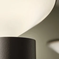 LEDS-C4 LED-Akku-Tischleuchte Cocktail, schwarz Höhe 21,5 cm