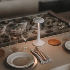 LEDS-C4 LED-Akku-Tischleuchte Portobello, weiß, Dimmer, ABS