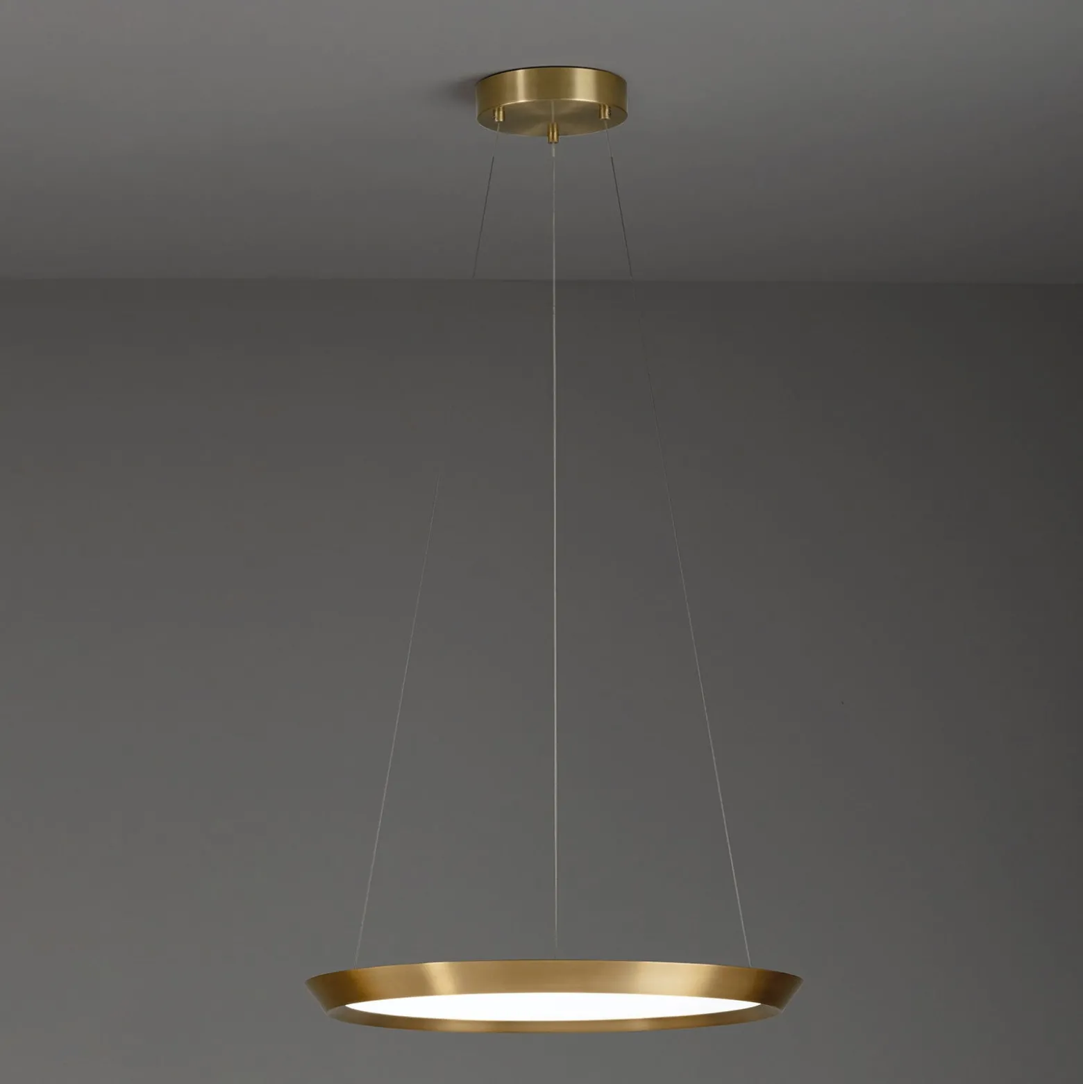 LEDS-C4 Saturn LED-Hängelampe messing satin Ø 60cm