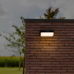 LED-Solar-Außenwandlampe AERO, schwarz, 21 cm, Sensor, IP54