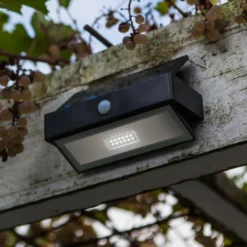 LED-Solar-Außenwandlampe ARROW, dunkelgrau 18 cm Sensor IP44