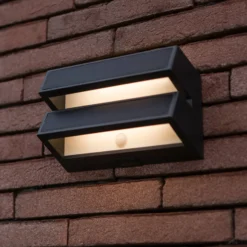 LED-Solar-Außenwandlampe BARLO, dunkelgrau 21 cm Sensor IP54