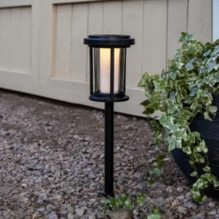 LED-Solar-Erdspießleuchte Alippa, schwarz, Höhe 44 cm Metall