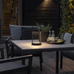 LED-Solarlaterne Crotone, dimmbar, USB