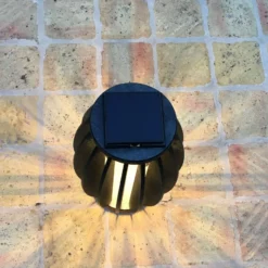 LED-Solarleuchte Pastek aus Teak-Holz mit Sensor