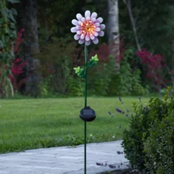 LED-Solarleuchte Pink Daisy in Blumen-Form