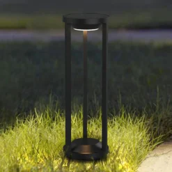 LED-Solar-Pollerleuchte Pilastro, Sensor, Erdspieß