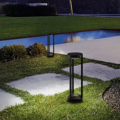 LED-Solar-Pollerleuchte Pilastro, Sensor, Erdspieß