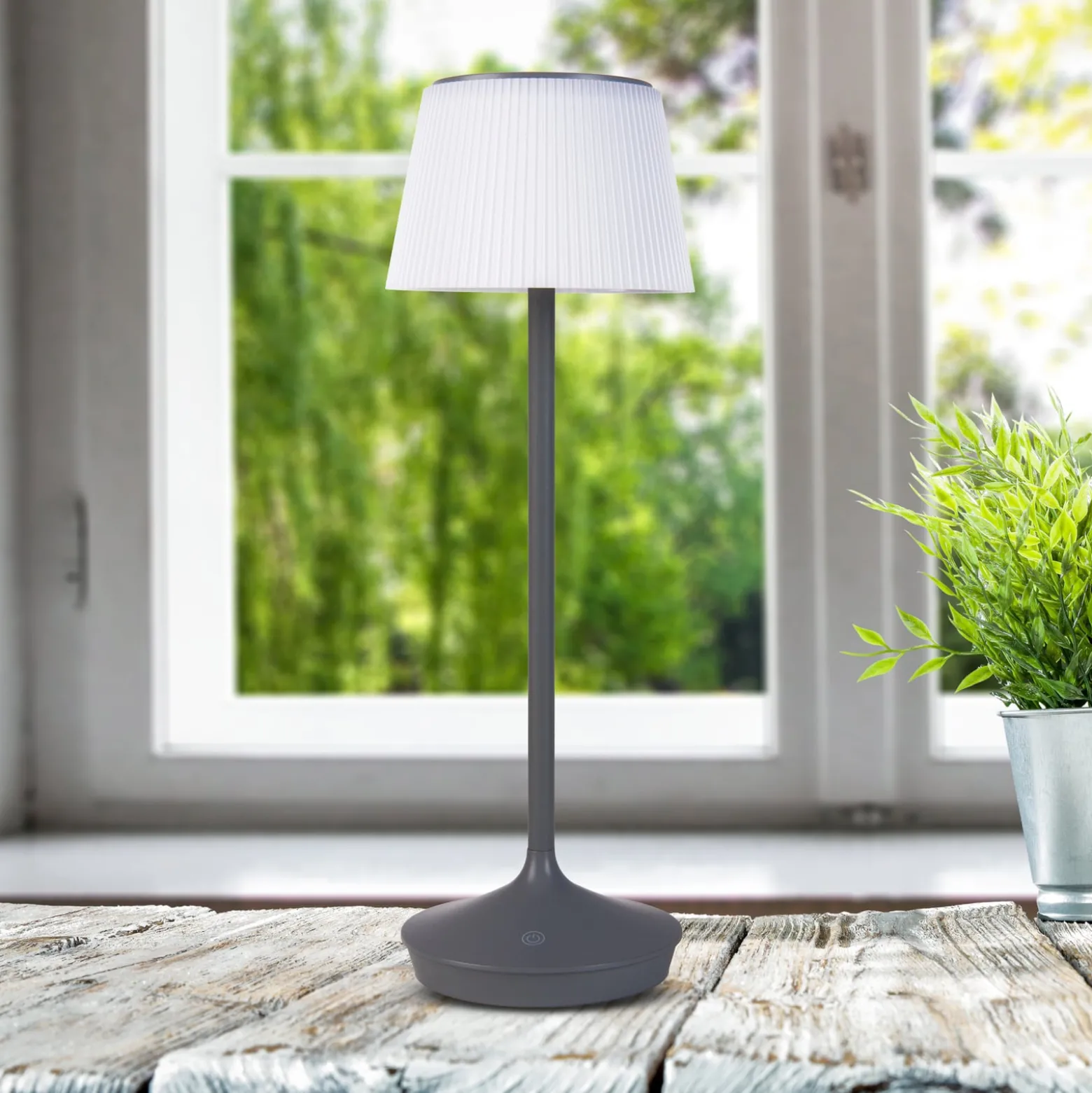 LED-Solar-Tischleuchte Emmi CCT aufladbar, grau