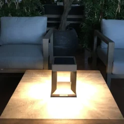 LED-Solartischleuchte Teckalu, schwarz/holz hell