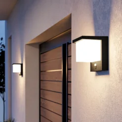LED-Solarwandlampe Frigento schwarz Höhe 15 cm, Sensor