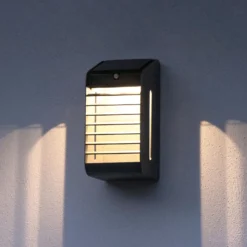 LED-Solarwandleuchte Corner mit Sensor, grau