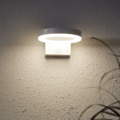 LED-Solar-Wandleuchte Vidi mit Bewegungsmelder
