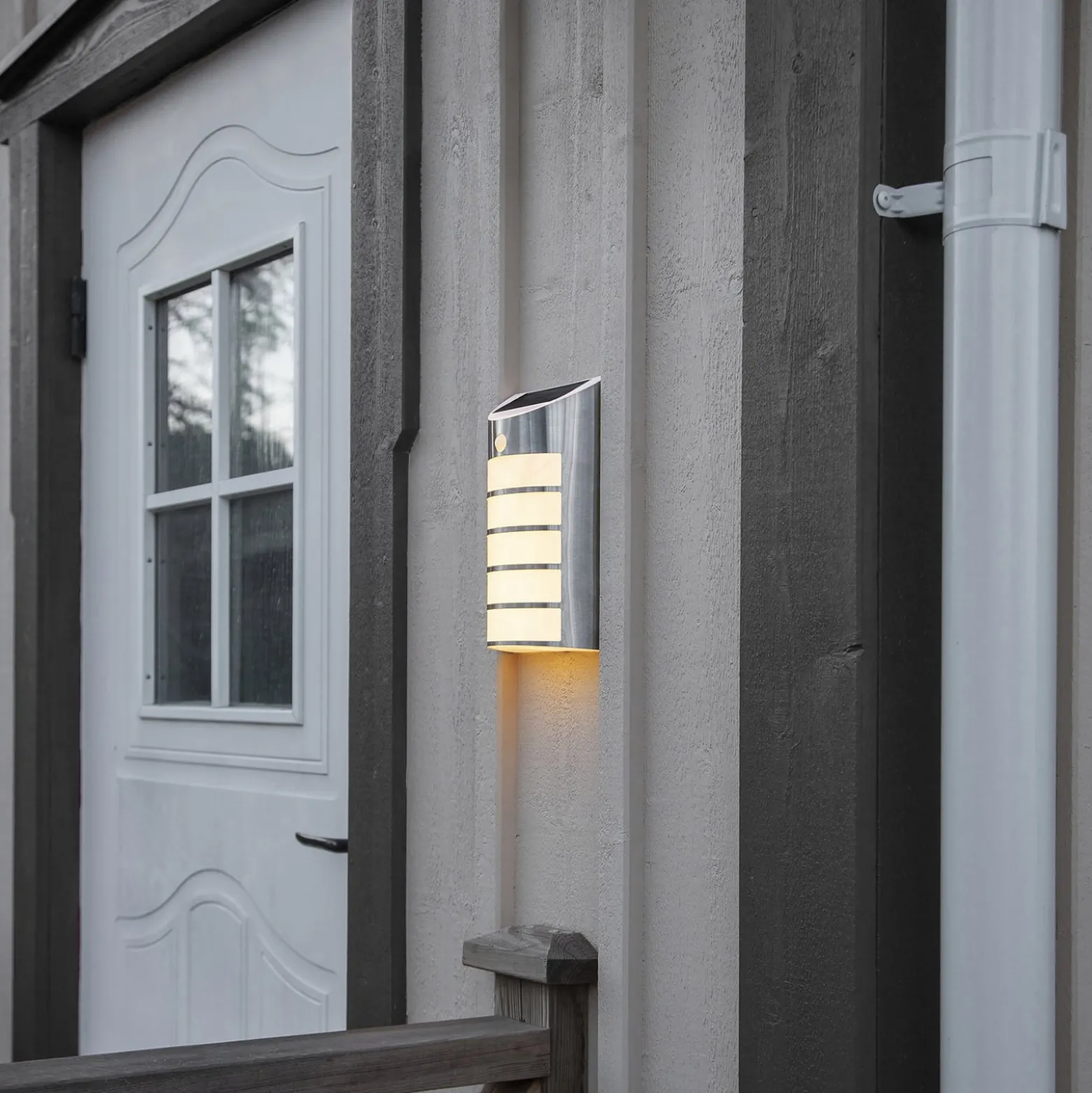 LED-Solarwandleuchte Wally mit Bewegungssensor