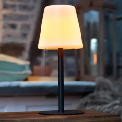 LED-Tischlampe Keno, Erdspieß, Zugschalter, Akku