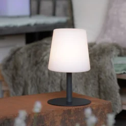 LED-Tischlampe Keno, Erdspieß, Zugschalter, Akku