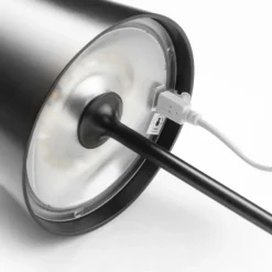 LED-Tischlampe Toc mit USB-Charger, IP54, schwarz