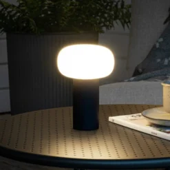 LED-Tischleuchte Antibes IP54, Akku, RGBW, schwarz