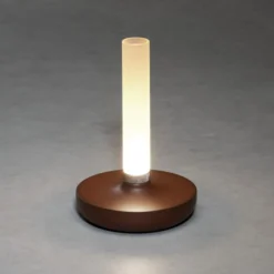LED-Tischleuchte Biarritz IP54 Akku CCT rostbraun
