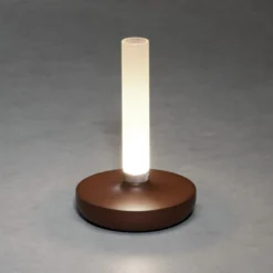 LED-Tischleuchte Biarritz IP54 Akku CCT rostbraun