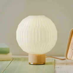 LE KLINT Tischleuchte 375, Ø 18 cm, Papierschirm