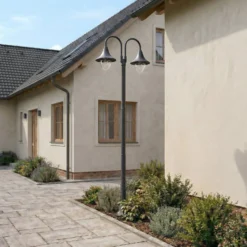 Lindby Außenleuchte Madea, grau, 2-flg., 212 cm, E27, IP44