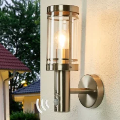 Lindby Außenwandlampe Djori, Sensor, aluminiumfarben, E27