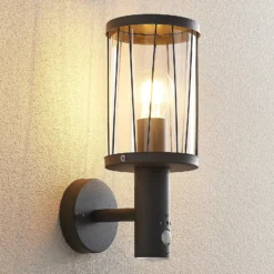 Lindby Außenwandlampe Yonan, Höhe 34 cm, anthrazit, Sensor