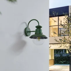 Lindby Außenwandleuchte Celinor, grün, Stahl, E27