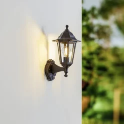 Lindby Außenwandleuchte Nane, Sensor, Laterne, seewasserfest