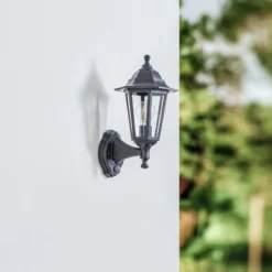 Lindby Außenwandleuchte Nane, Sensor, Laterne, seewasserfest