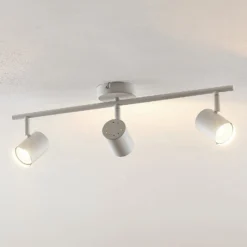 Lindby Deckenspot Jorell, weiß, 55 cm, 3-flg., Metall, GU10